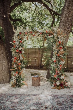 Venue: Vuka<br />
Planner:  Planner 22 Weddings and Events<br />
Photographer: John Winters Floral arches
