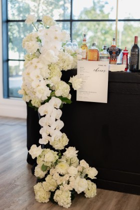 Venue: The Arlo<br />
Planner: 36th Street Events<br />
Photographer Cori Brooke Young Photography Unique memorable floral designs