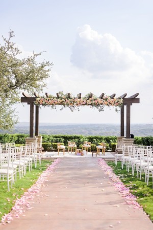 Venue: Canyonwood Ridge<br />
Planner: Glitzzy Eventse<br />
Photographer: Two Fish Wedding Photographer and Videographer