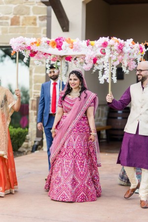 Venue: Canyonwood Ridge<br />
Planner: Glitzzy Eventse<br />
Photographer: Two Fish Wedding Photographer and Videographer